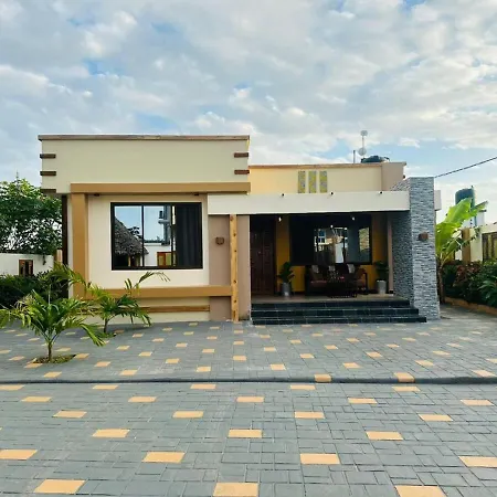 Trifoliage Villa
